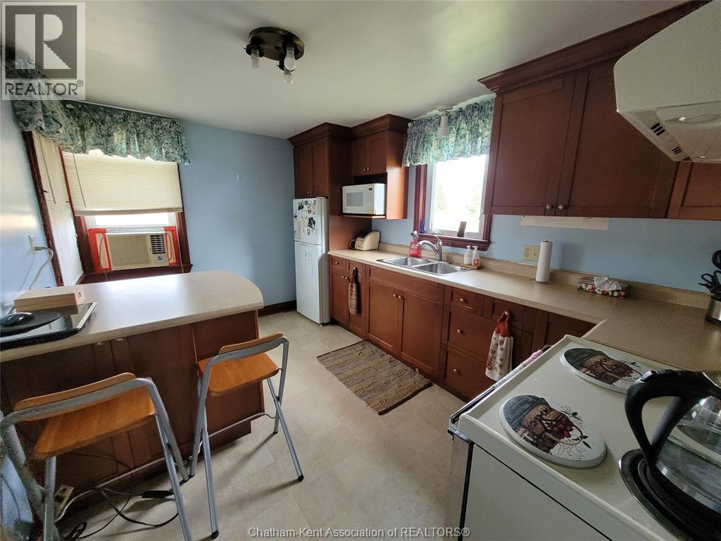 221 Holt Line, St Clair, Ontario N0P 2B0 - Photo 4 - 26019425