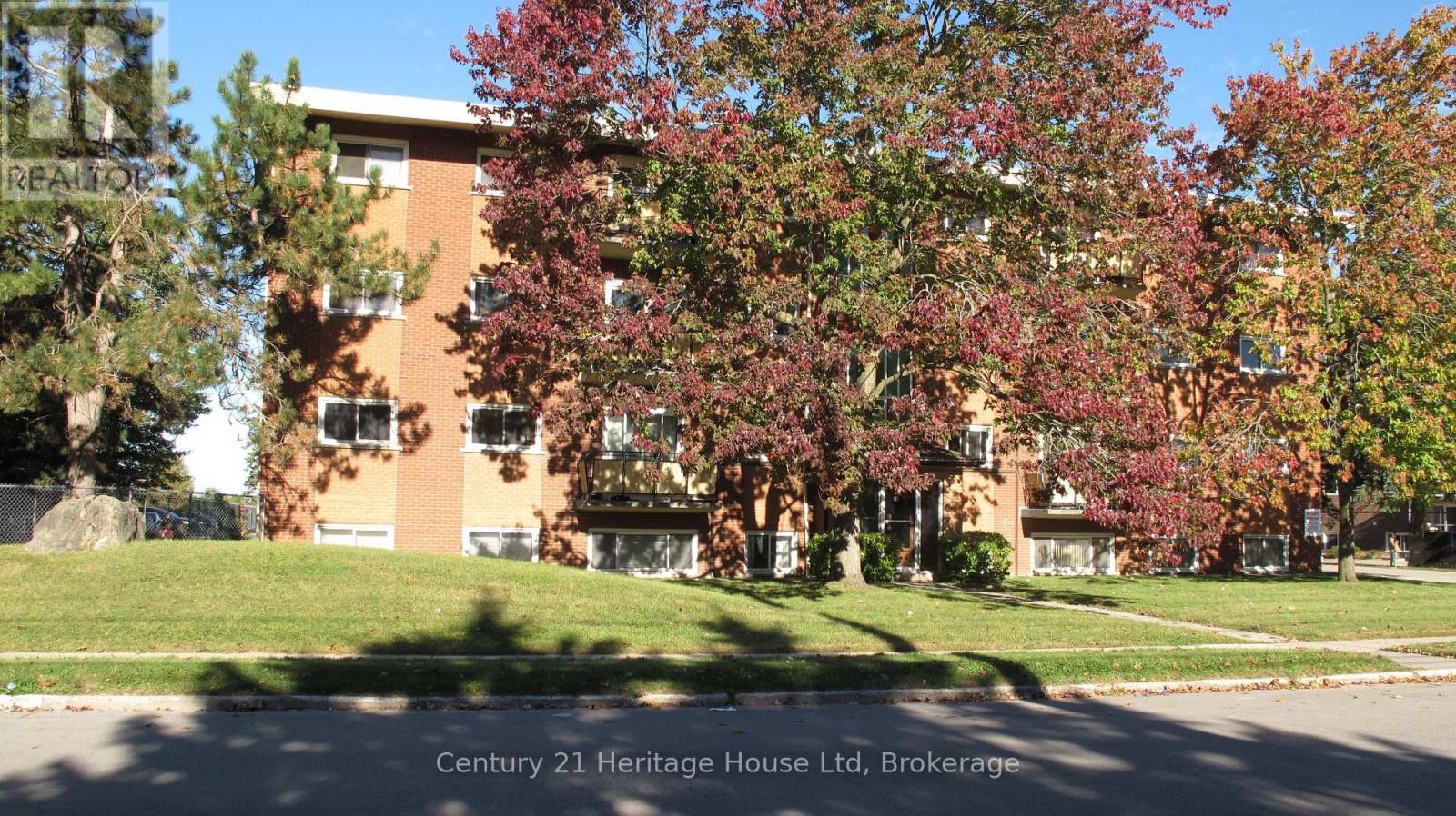 #9 - 16 Brant Avenue, Guelph (Victoria North), Ontario  N1E 1E7 - Photo 1 - X13928240