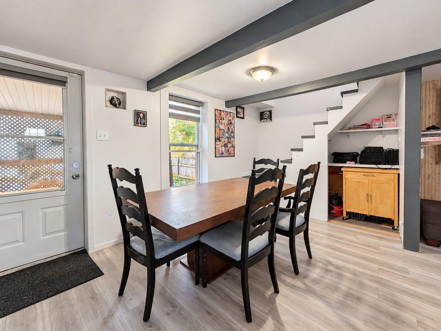 1749 Rue St-Denis Trois-Rivières Quebec Canada G9A4A5 3