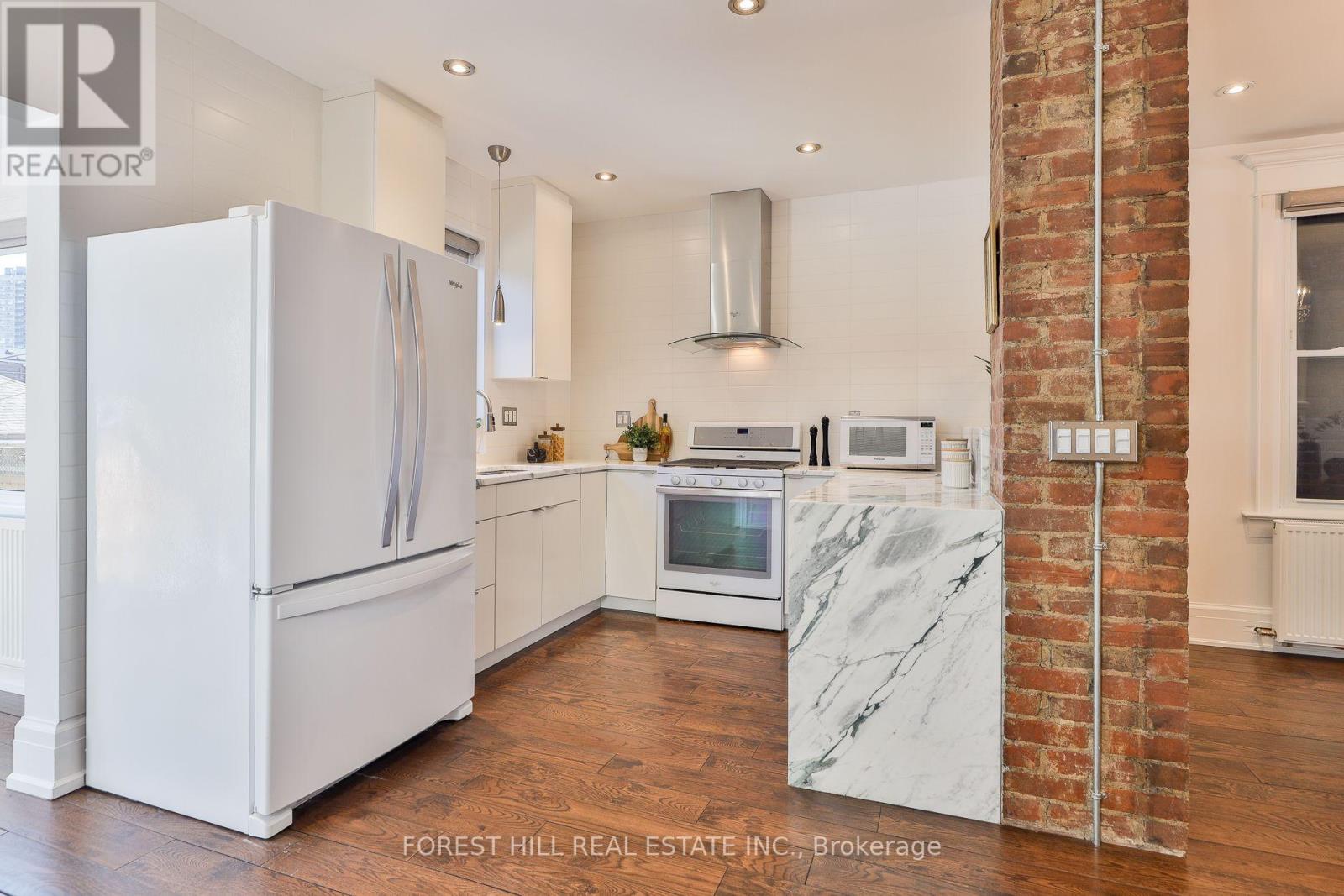 163 Wychwood Avenue, Toronto, Ontario  M6C 2T4 - Photo 6 - C13933964