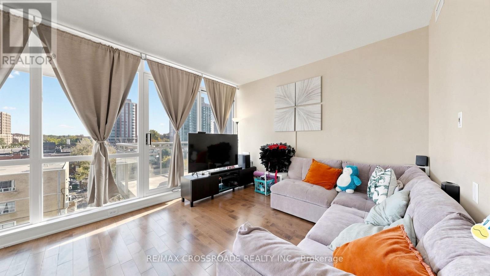 606 - 30 Canterbury Place, Toronto, Ontario  M2N 0B9 - Photo 4 - C13934958