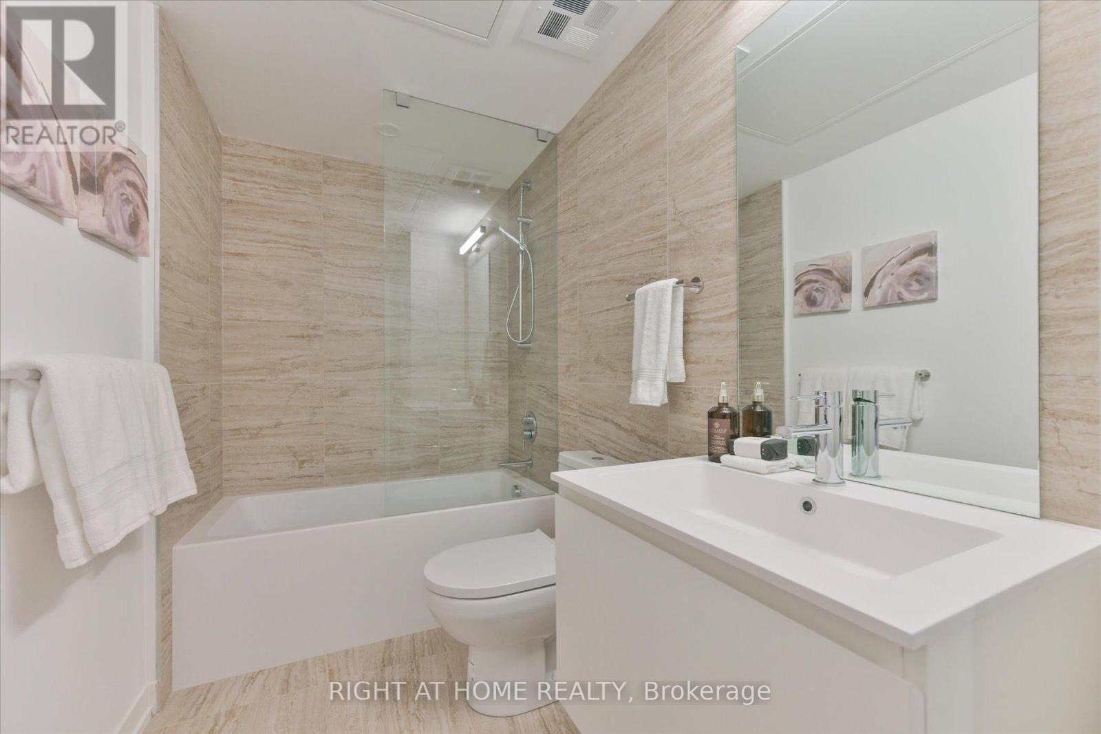 404 - 761 Queen Street E, Toronto, Ontario  M4M 1H3 - Photo 21 - E13933826
