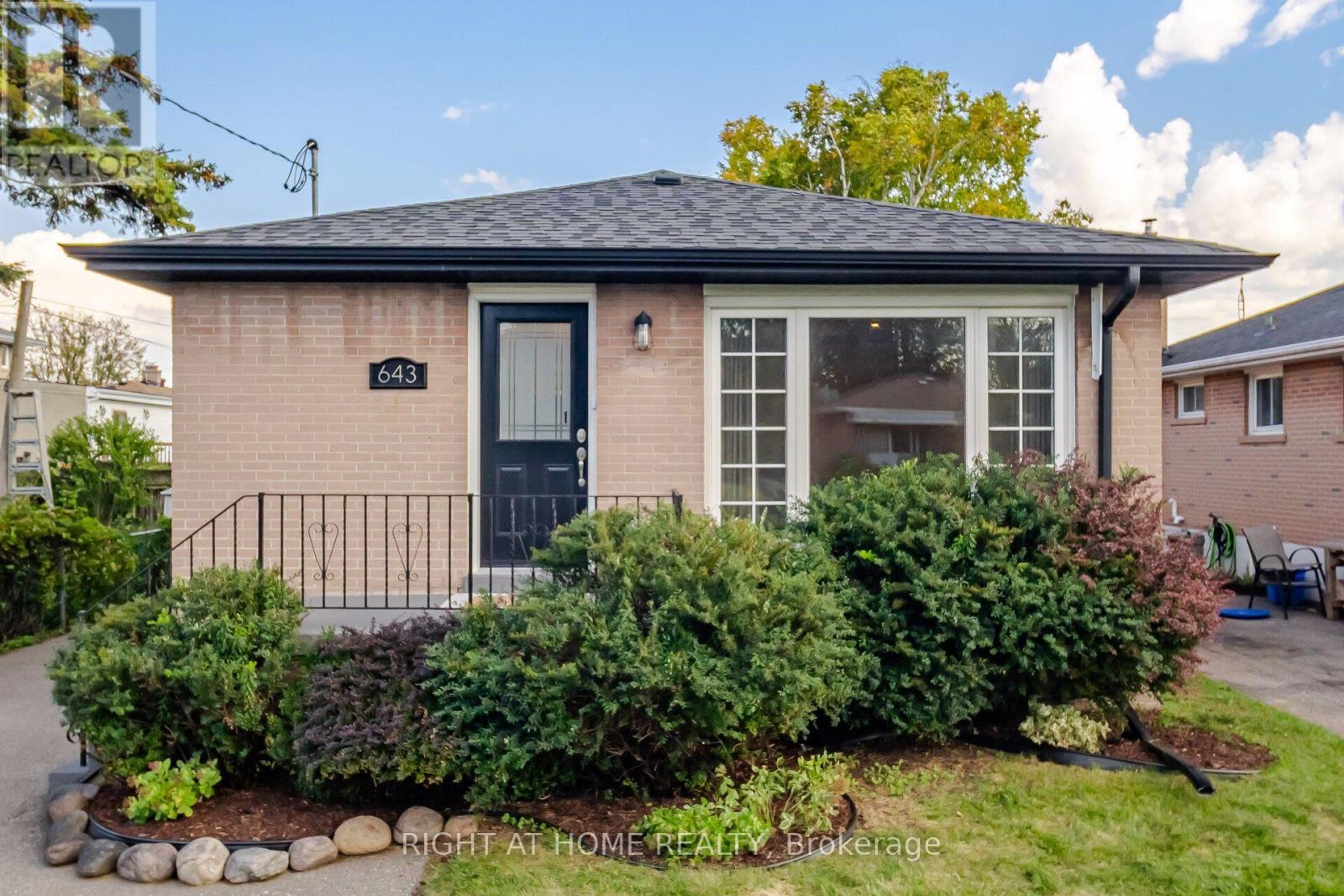 643 PERRY CRESCENT, Oshawa, Ontario