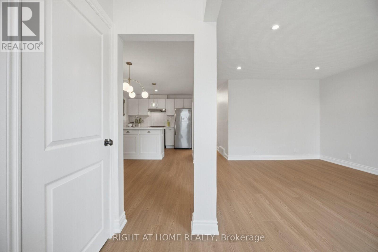 643 Perry Crescent, Oshawa, Ontario  L1J 2E4 - Photo 8 - E13934890