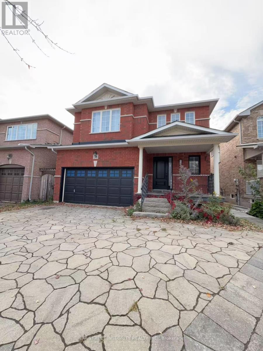 38 DELATTAYE AVENUE, Aurora, Ontario