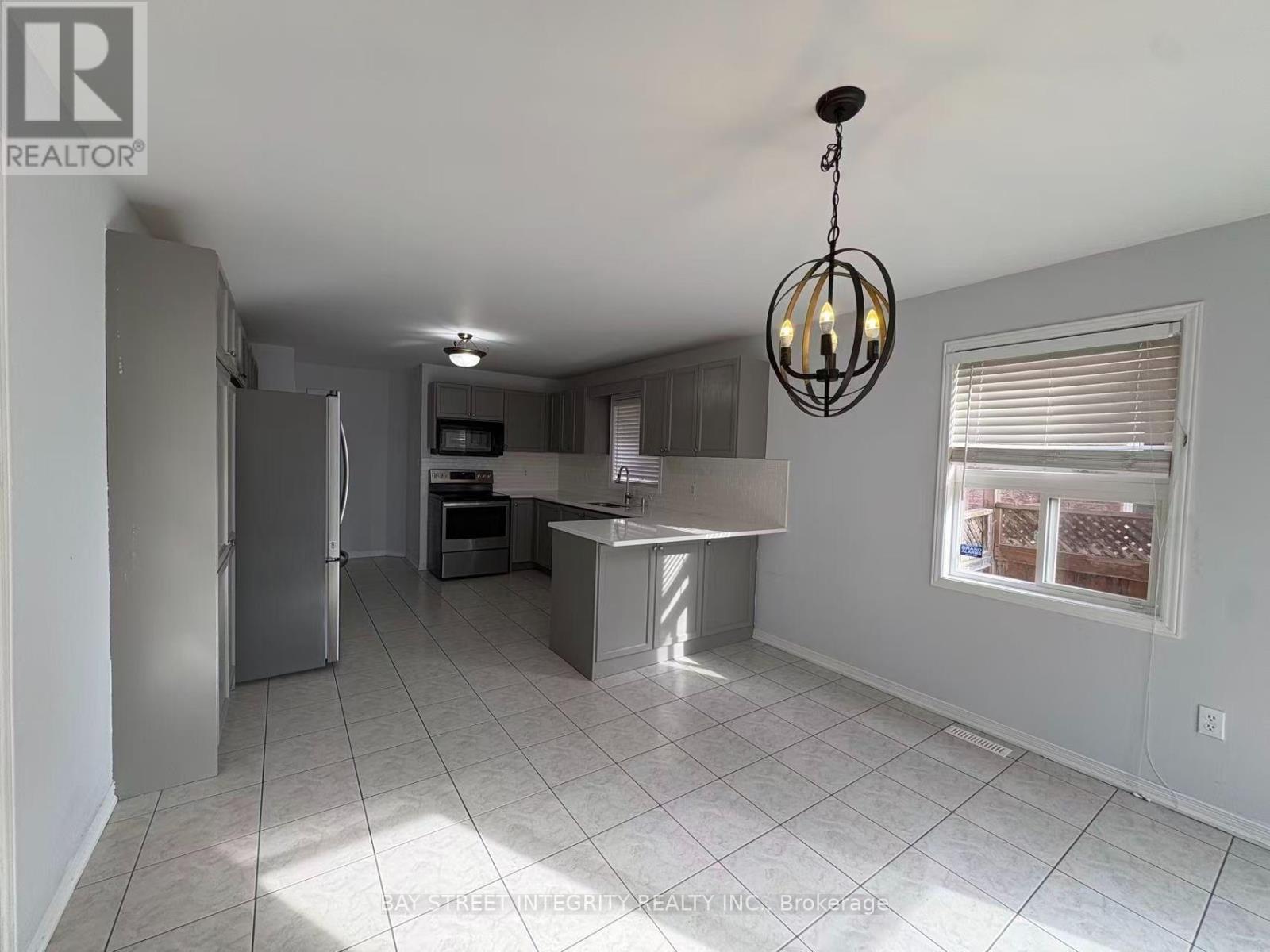 38 Delattaye Avenue, Aurora, Ontario  L4G 7T8 - Photo 3 - N13933938