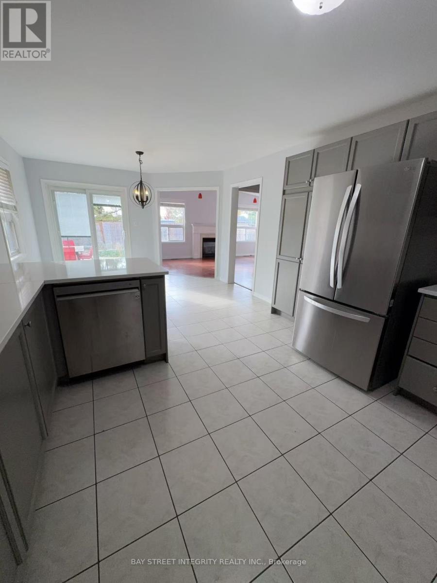 38 Delattaye Avenue, Aurora, Ontario  L4G 7T8 - Photo 5 - N13933938