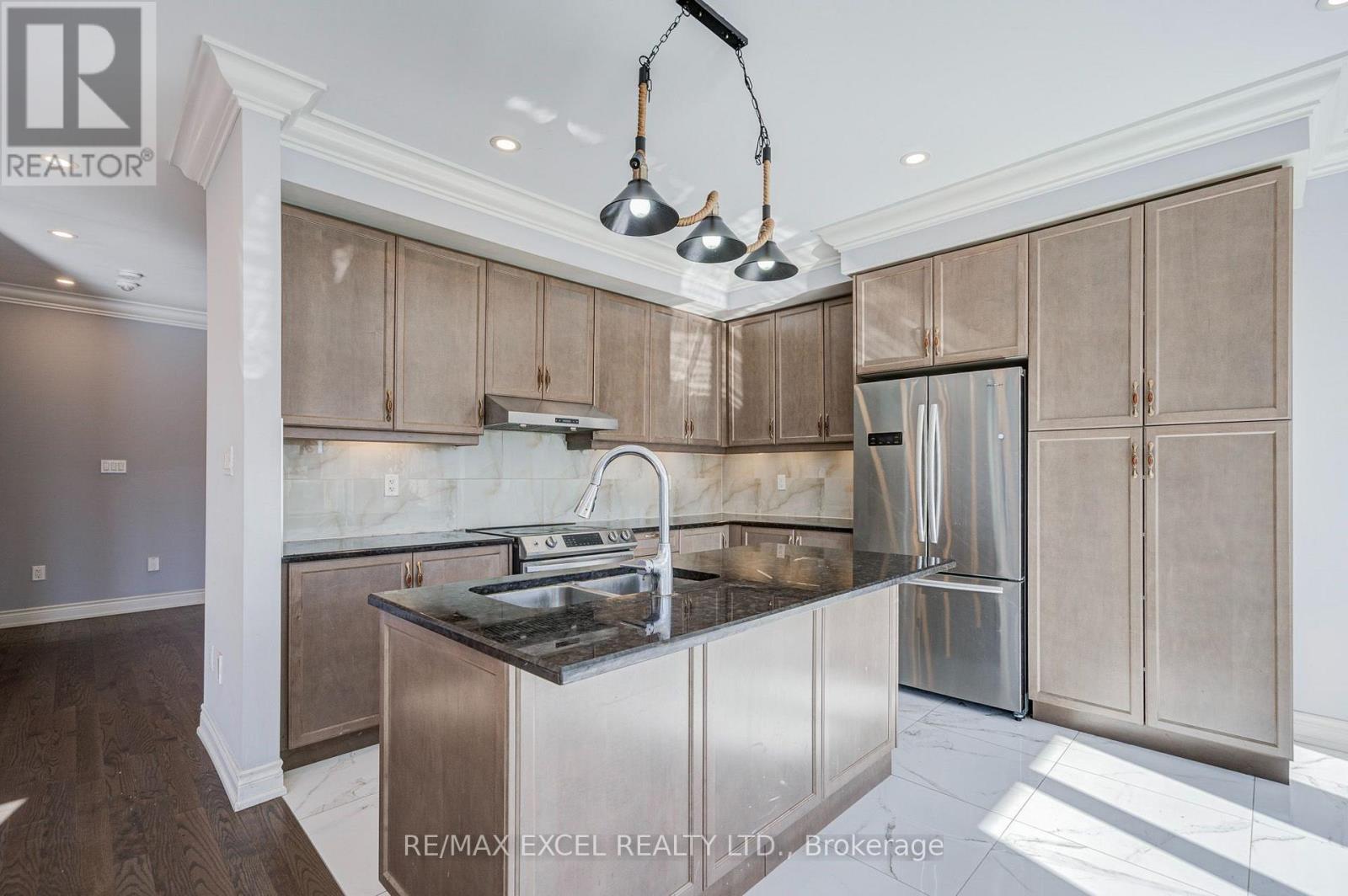 132 Meadow Vista Crescent, East Gwillimbury, Ontario  L9N 0T4 - Photo 10 - N13933940