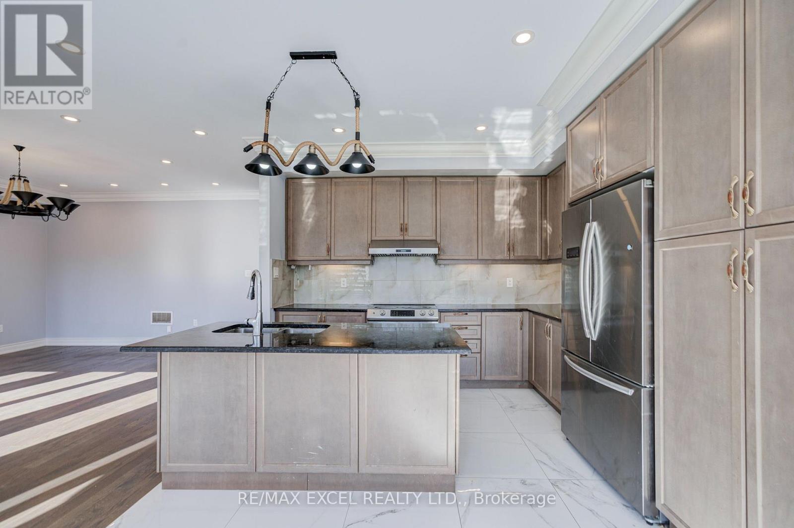 132 Meadow Vista Crescent, East Gwillimbury, Ontario  L9N 0T4 - Photo 11 - N13933940