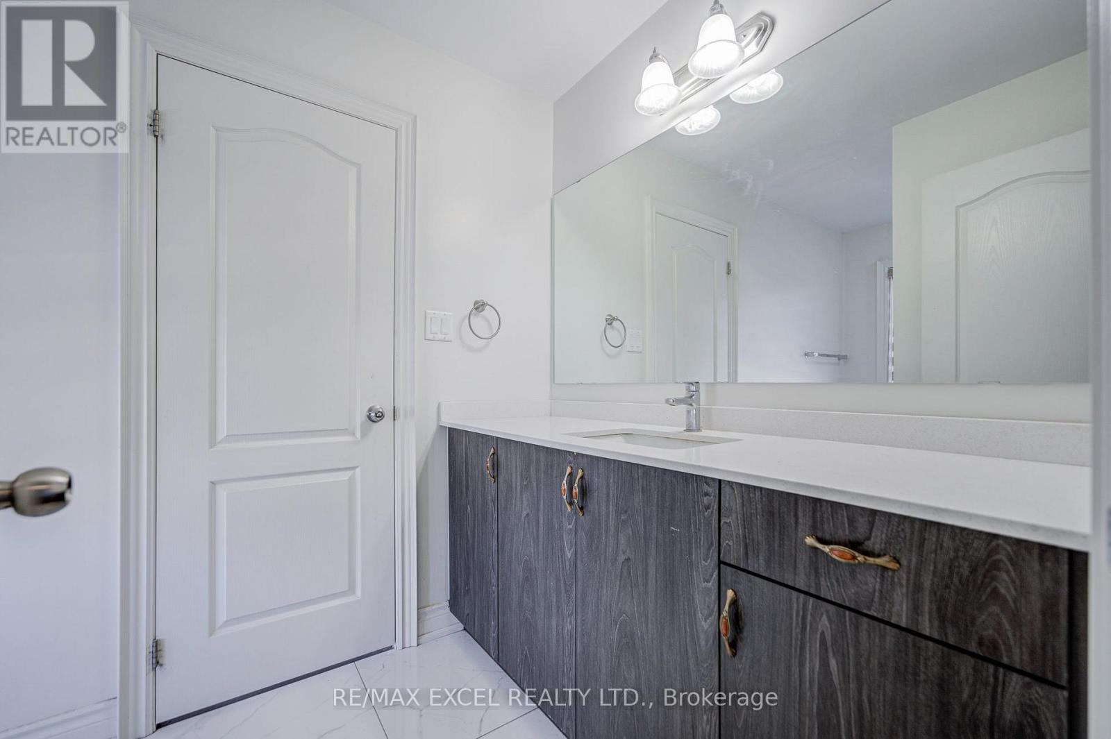 132 Meadow Vista Crescent, East Gwillimbury, Ontario  L9N 0T4 - Photo 21 - N13933940