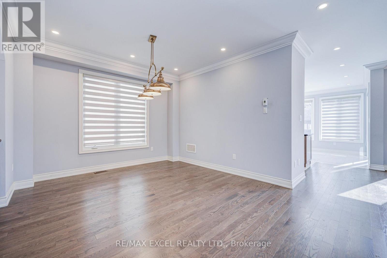 132 Meadow Vista Crescent, East Gwillimbury, Ontario  L9N 0T4 - Photo 3 - N13933940