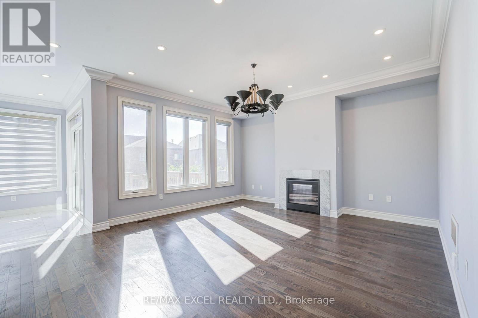 132 Meadow Vista Crescent, East Gwillimbury, Ontario  L9N 0T4 - Photo 5 - N13933940