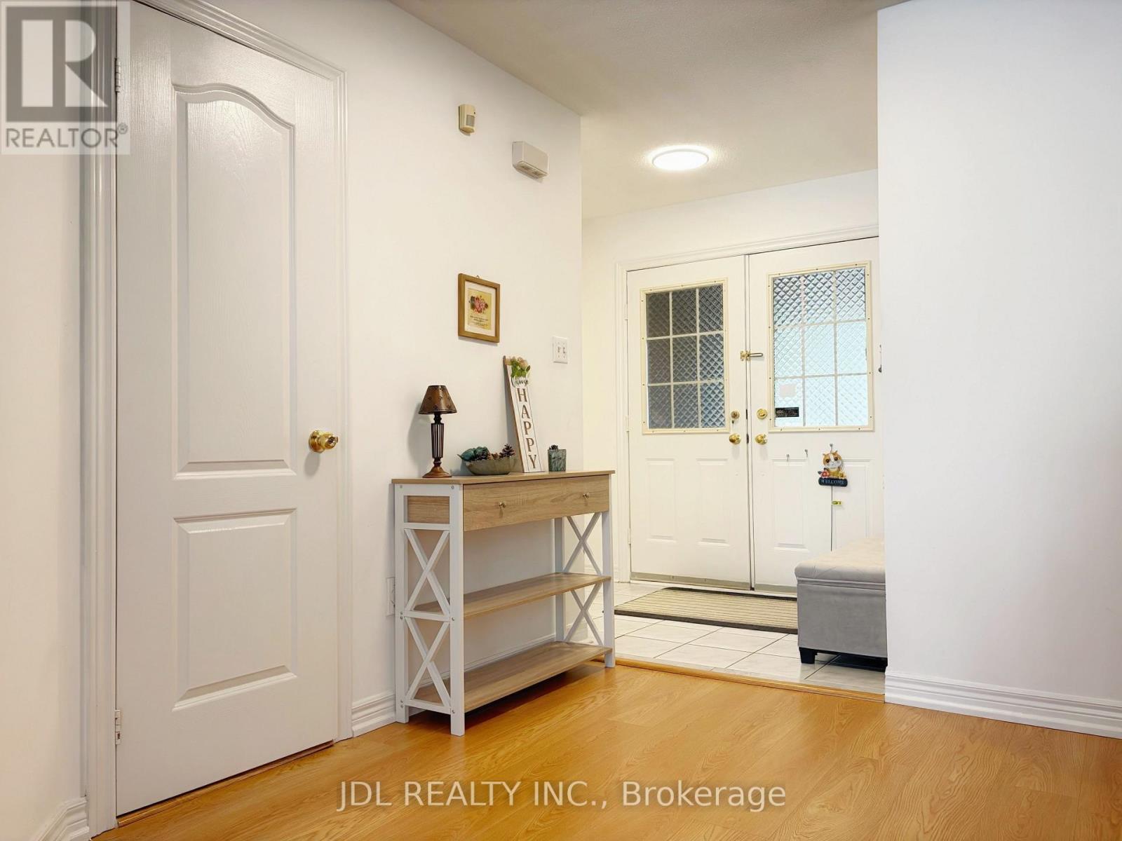63 Peninsula Crescent, Richmond Hill, Ontario  L4S 1V1 - Photo 4 - N13935624