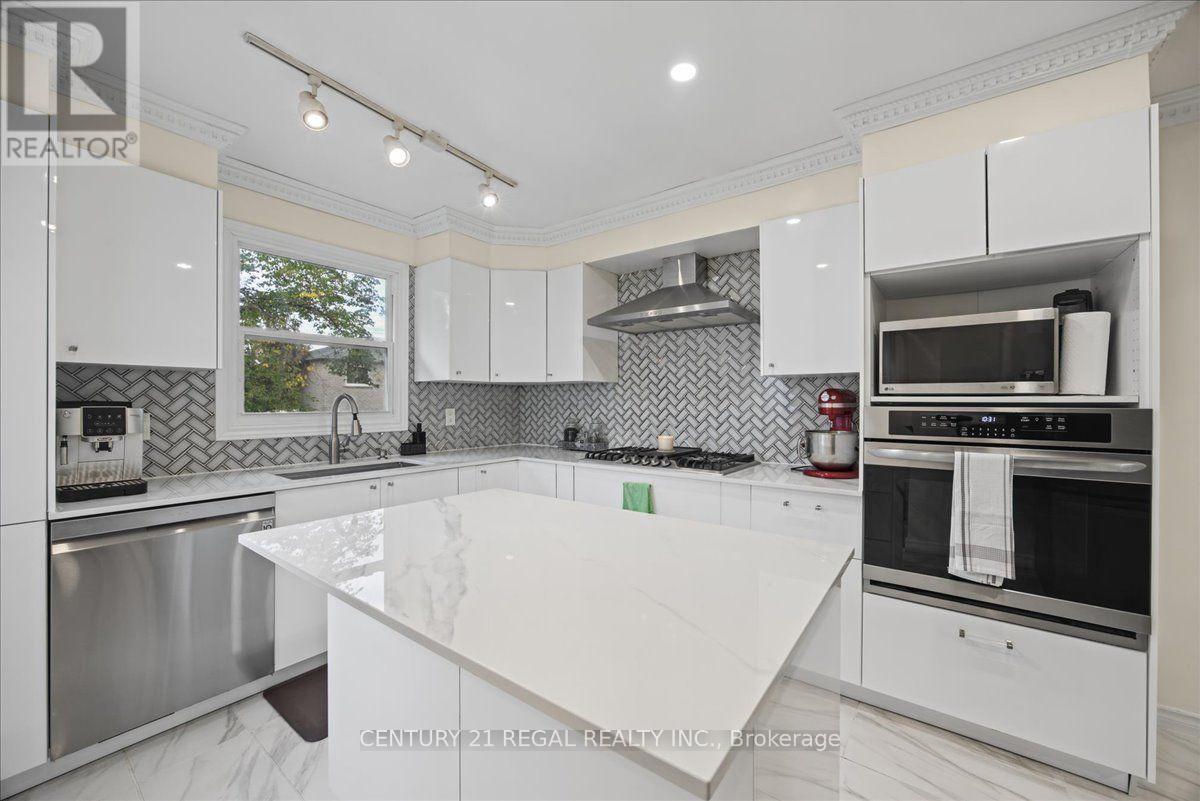 342 Hickling Trail, Barrie, Ontario  L4M 5Z7 - Photo 3 - S13933536