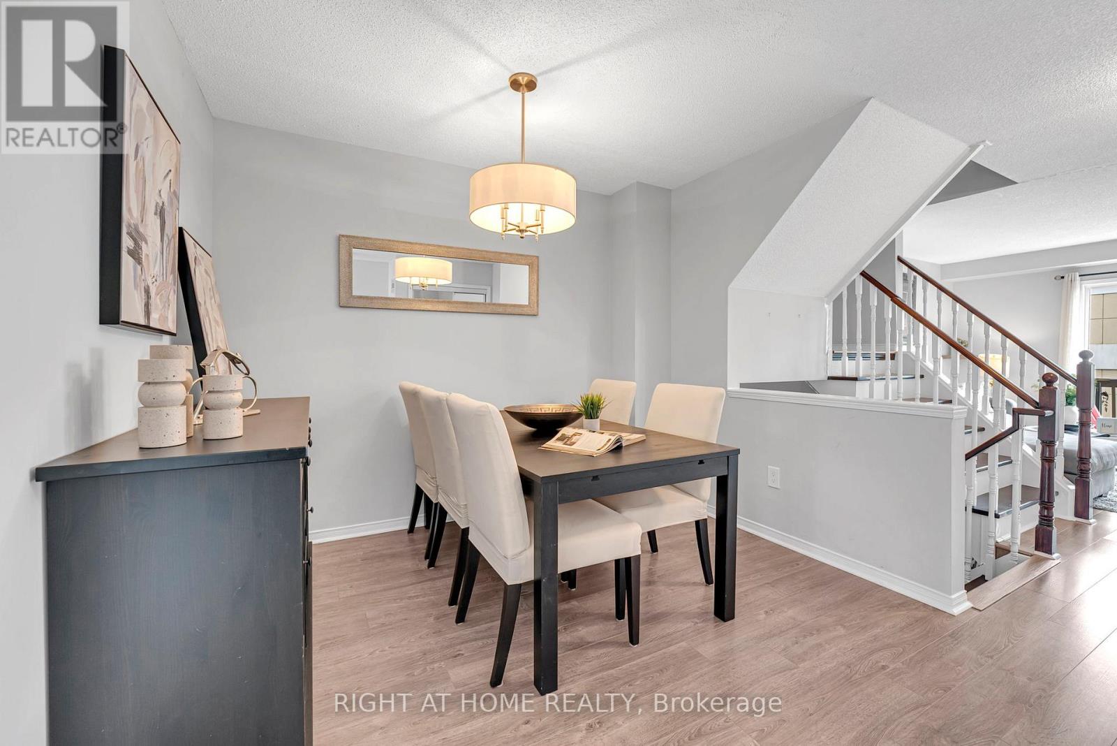 3370 Redpath Circle, Mississauga, Ontario  L5N 8R1 - Photo 6 - W13933918