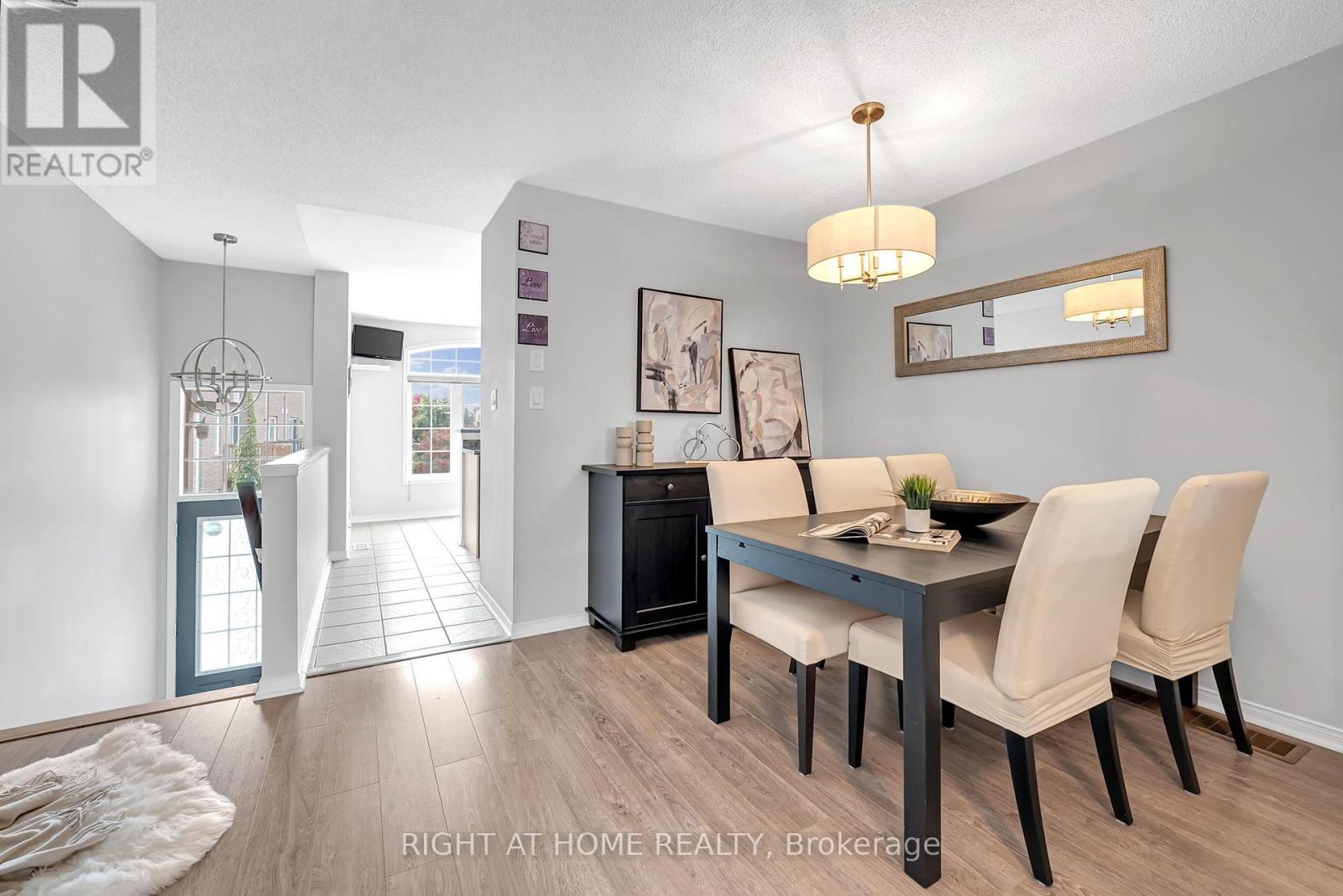3370 Redpath Circle, Mississauga, Ontario  L5N 8R1 - Photo 7 - W13933918