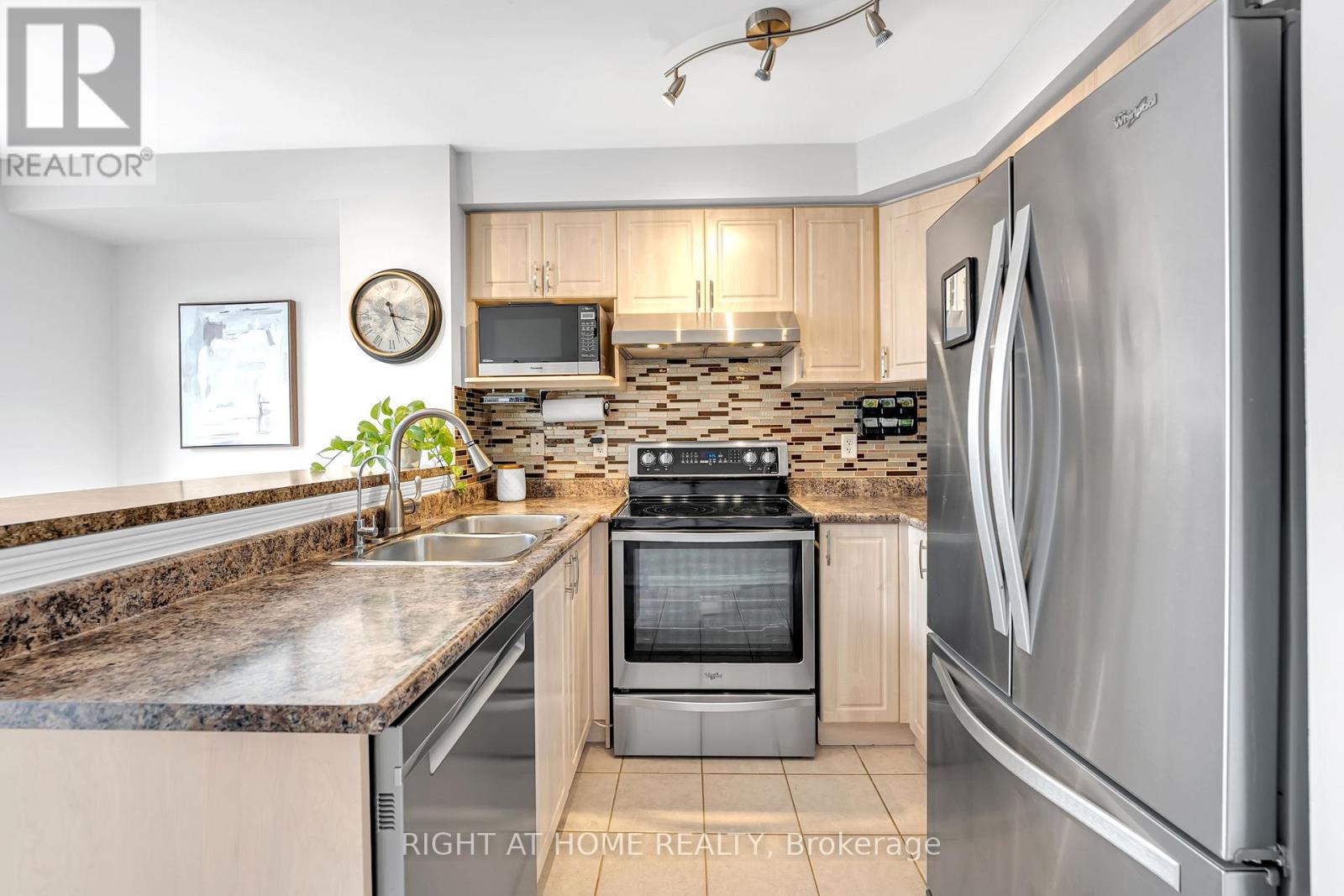 3370 Redpath Circle, Mississauga, Ontario  L5N 8R1 - Photo 8 - W13933918