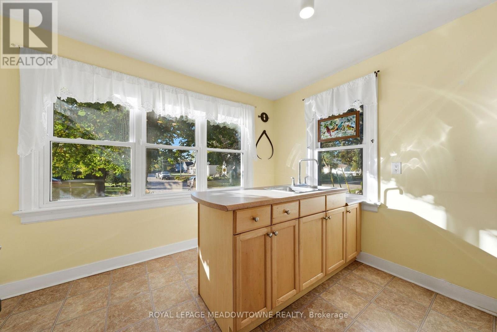 33 Durham Street, Halton Hills, Ontario  L7G 1Z8 - Photo 15 - W13934048