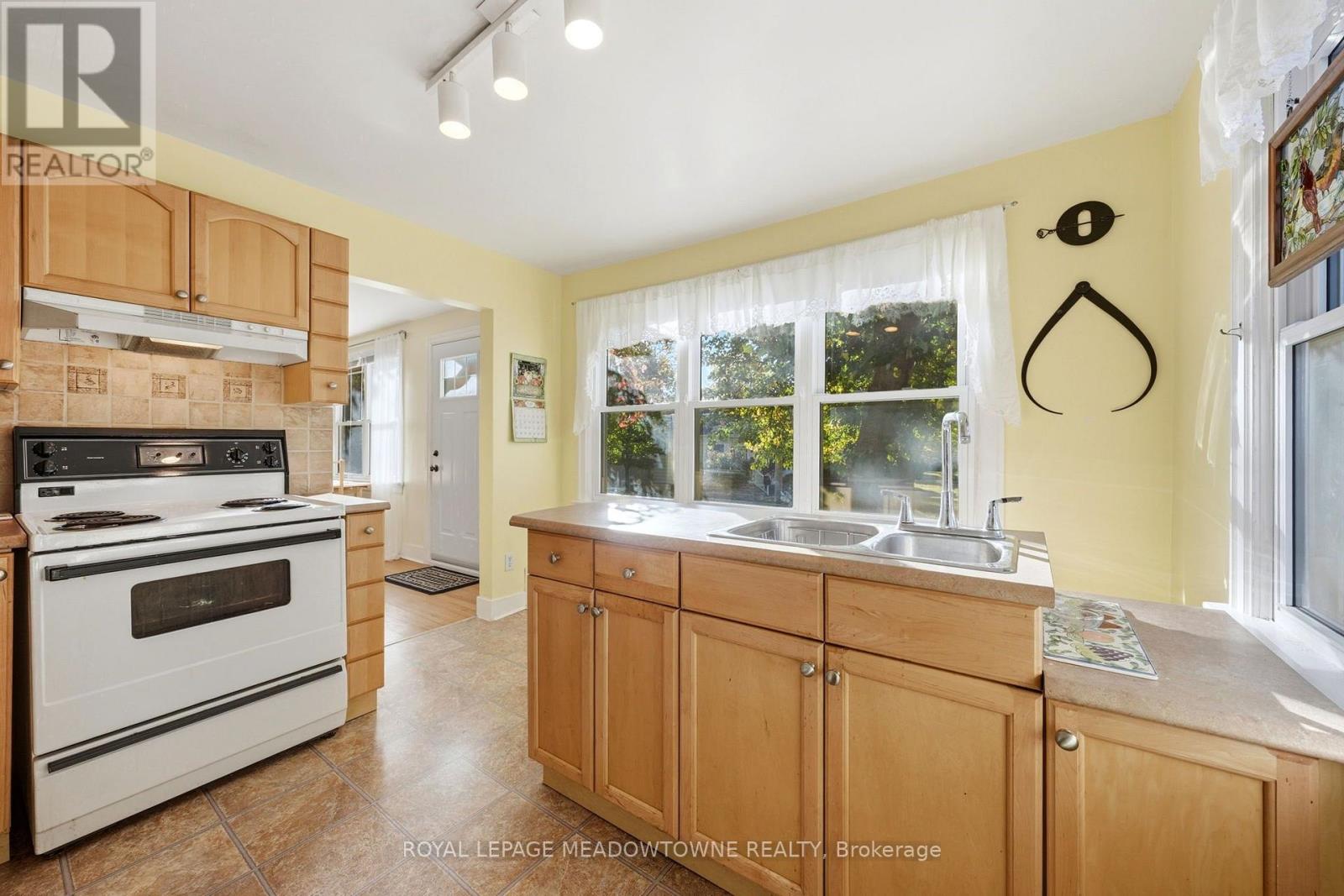 33 Durham Street, Halton Hills, Ontario  L7G 1Z8 - Photo 16 - W13934048