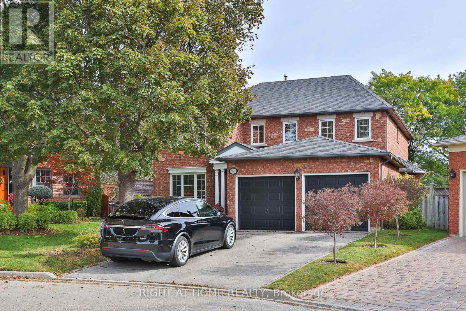560 CHAGALL COURT, Mississauga, Ontario
