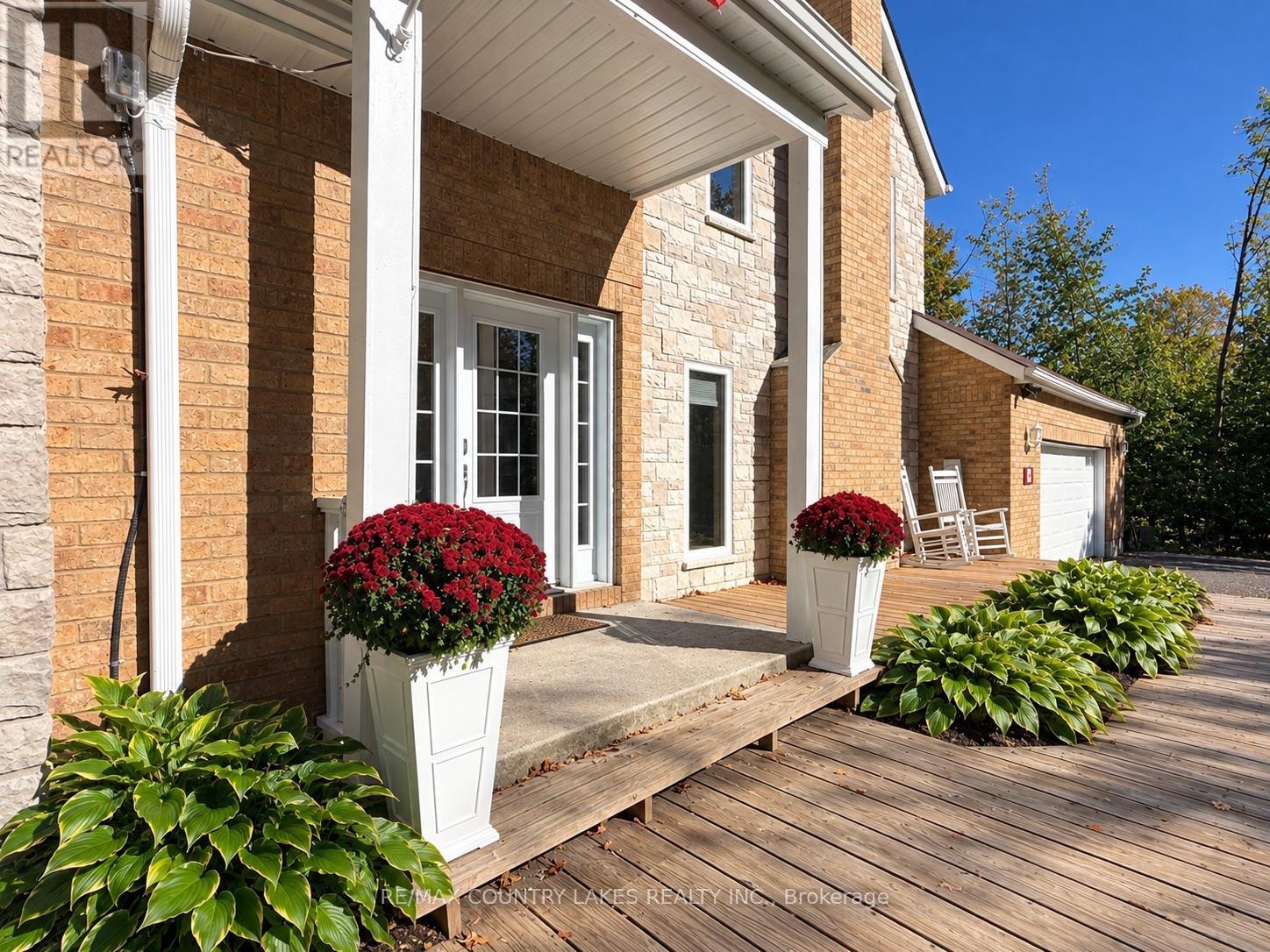 657 13th Line S, Oro-Medonte, Ontario  L0L 1T0 - Photo 2 - S13846772