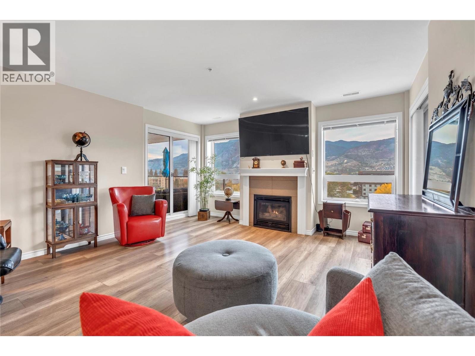 3346 SKAHA LAKE Road Unit# 704