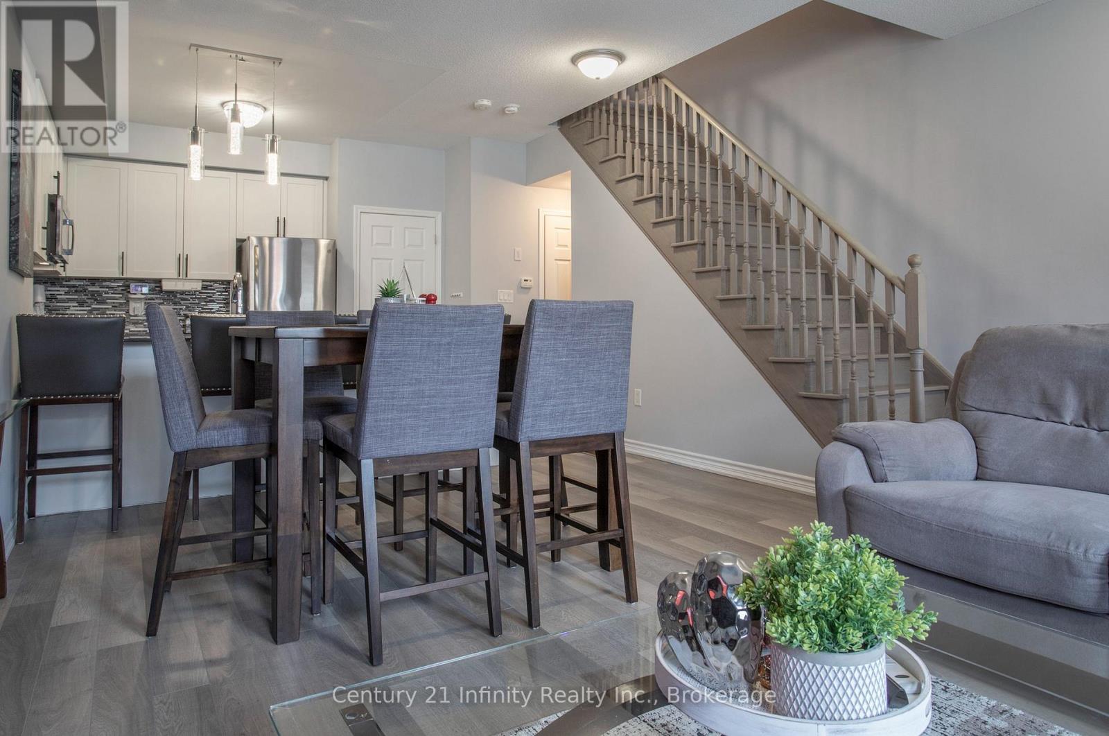 4 Dunsley Way, Whitby, Ontario  L1N 0L5 - Photo 5 - E13985336