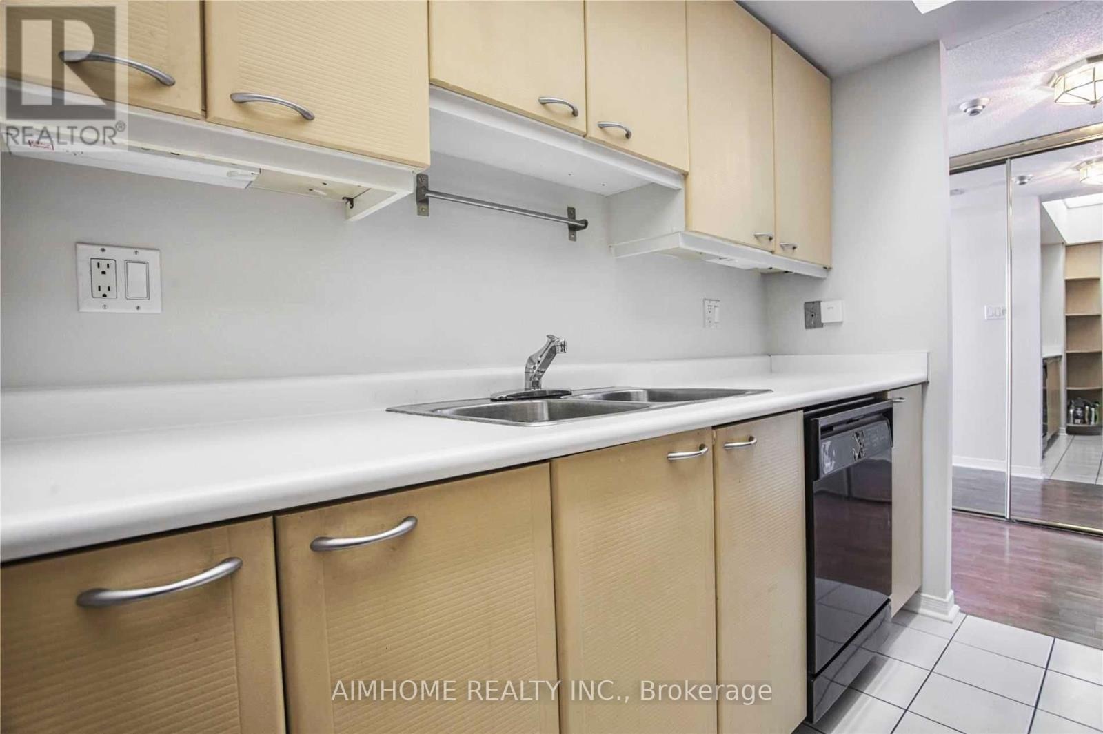 3711 - 5 Concorde Place, Toronto, Ontario  M3C 3M8 - Photo 12 - C13986404