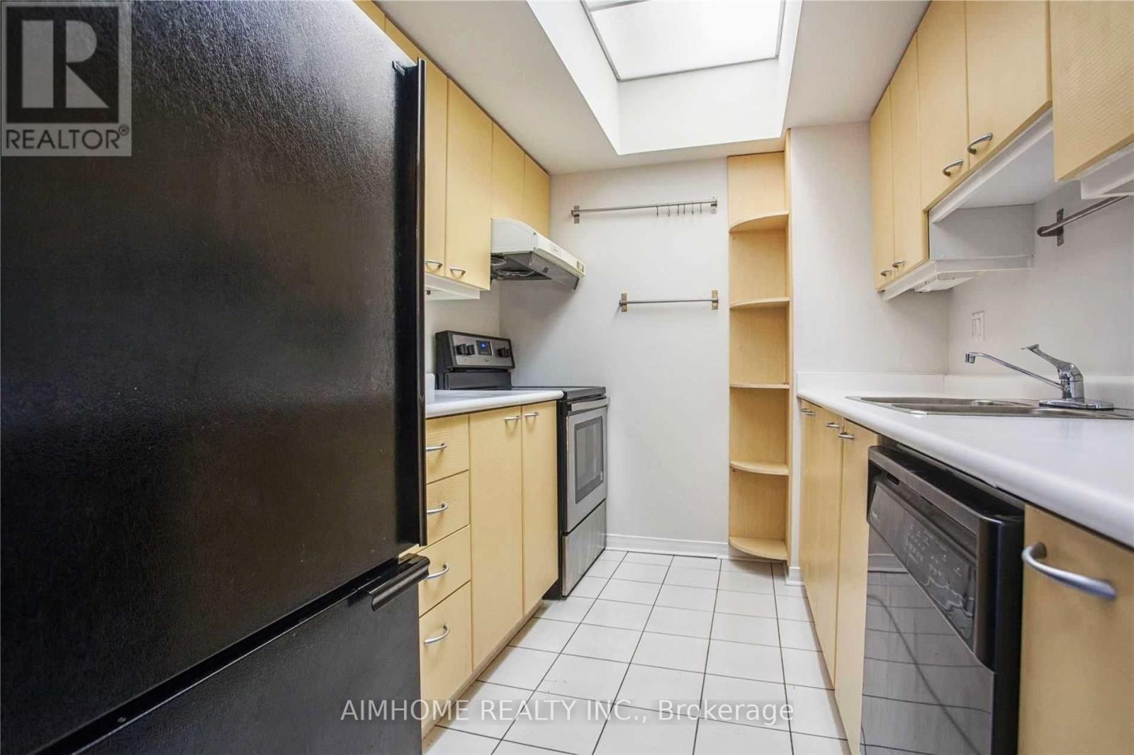 3711 - 5 Concorde Place, Toronto, Ontario  M3C 3M8 - Photo 13 - C13986404