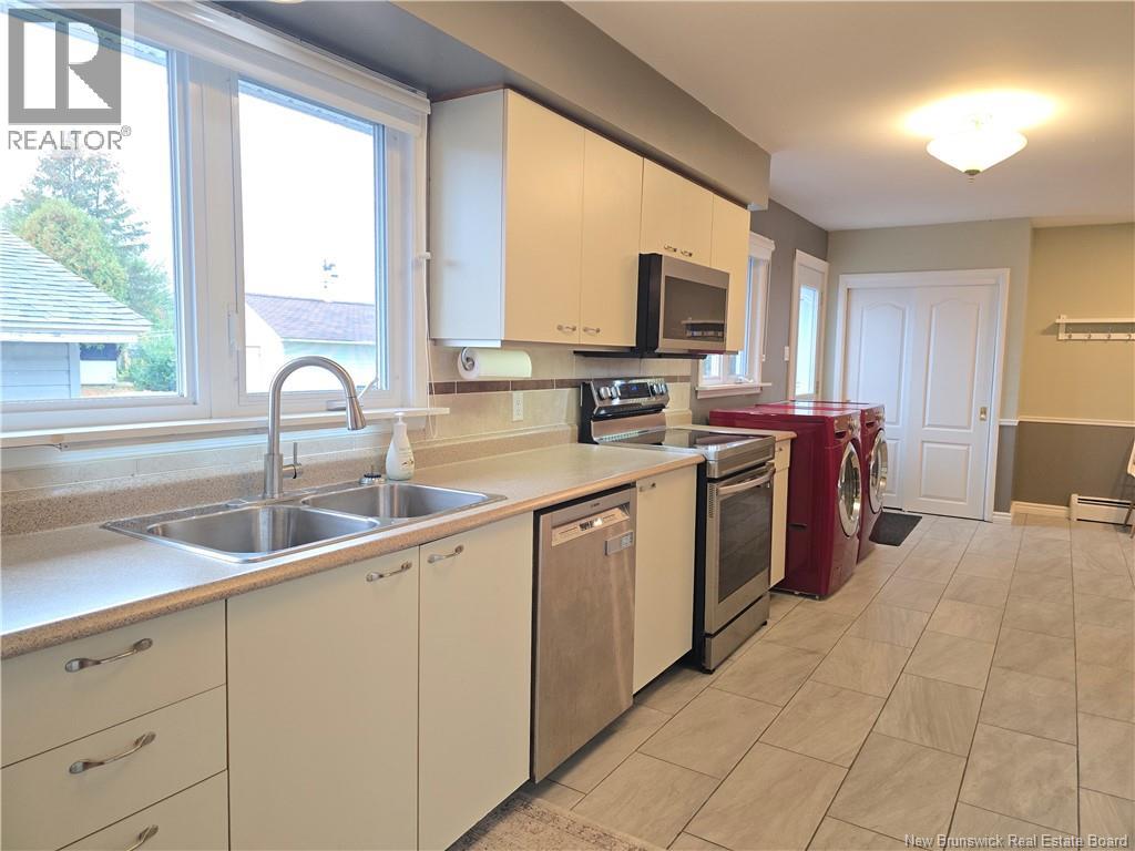 1211 Whelton, Bathurst, New Brunswick  E2A 3S7 - Photo 12 - NB149171