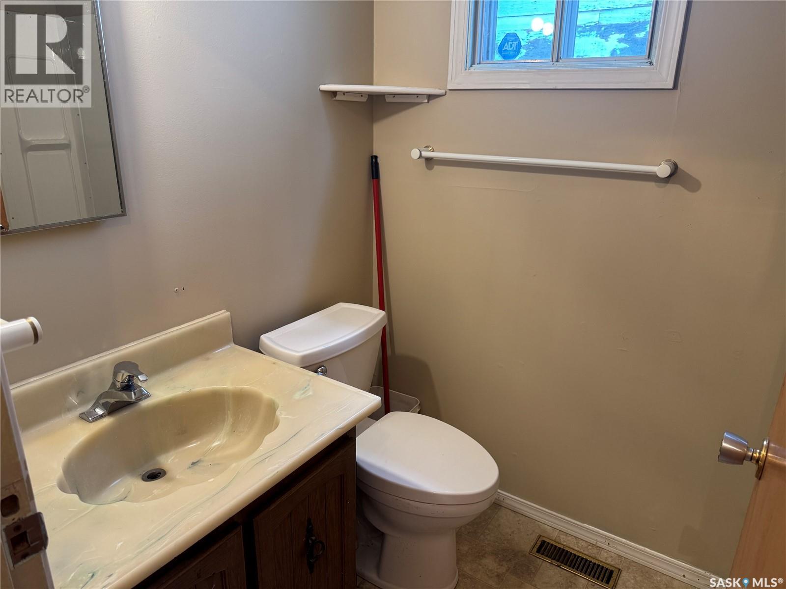 815 I Avenue S, Saskatoon, Saskatchewan  S7M 1Z2 - Photo 18 - SK050946