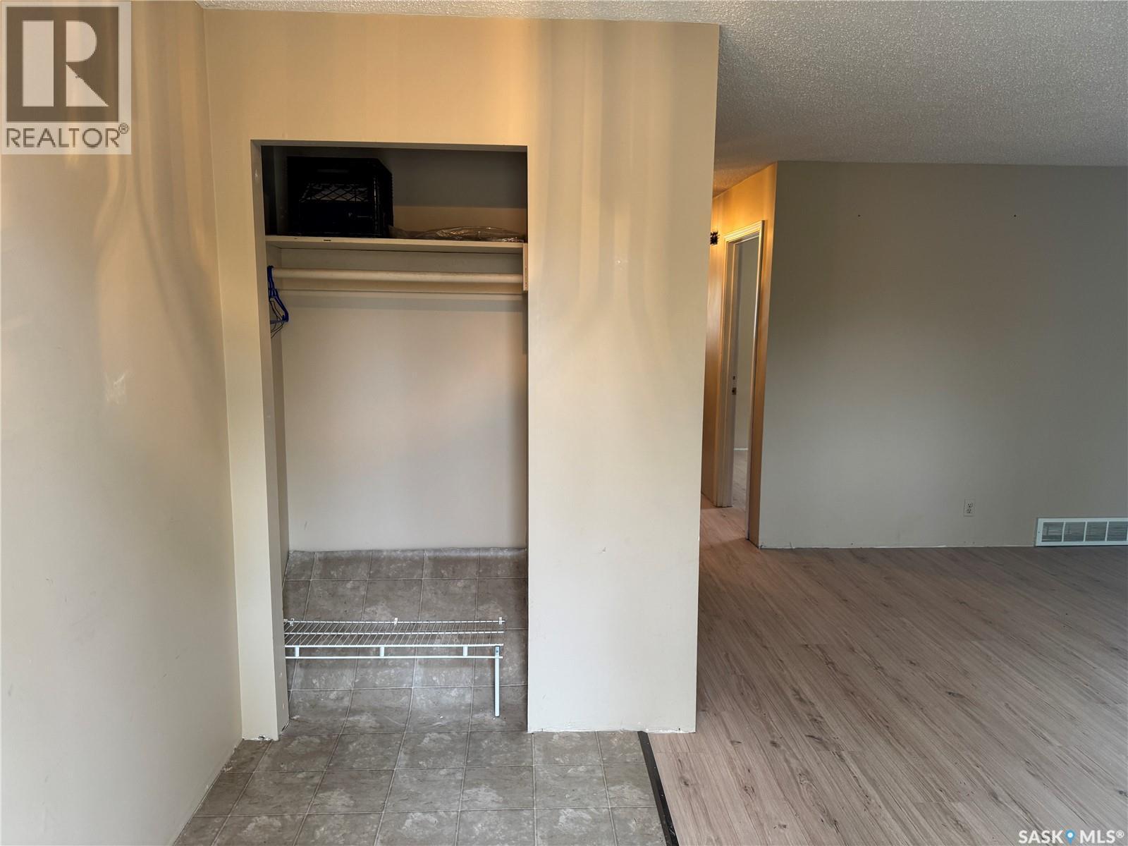815 I Avenue S, Saskatoon, Saskatchewan  S7M 1Z2 - Photo 6 - SK050946