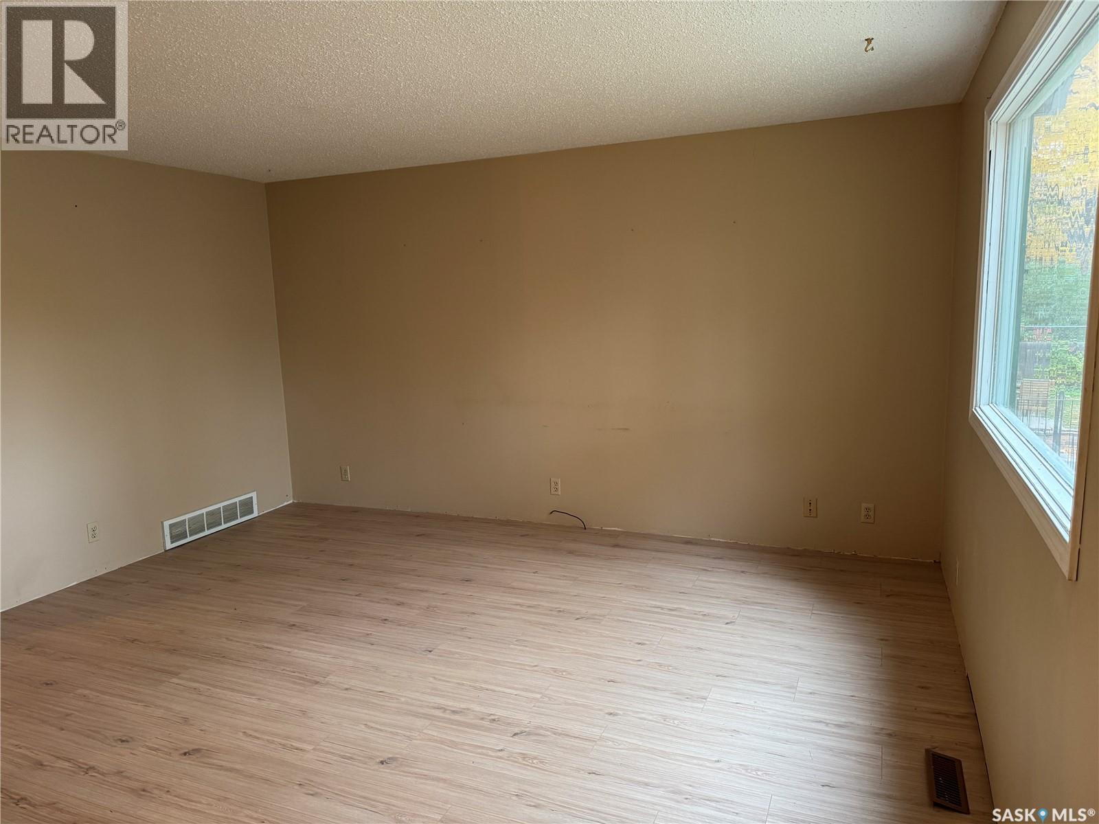 815 I Avenue S, Saskatoon, Saskatchewan  S7M 1Z2 - Photo 7 - SK050946