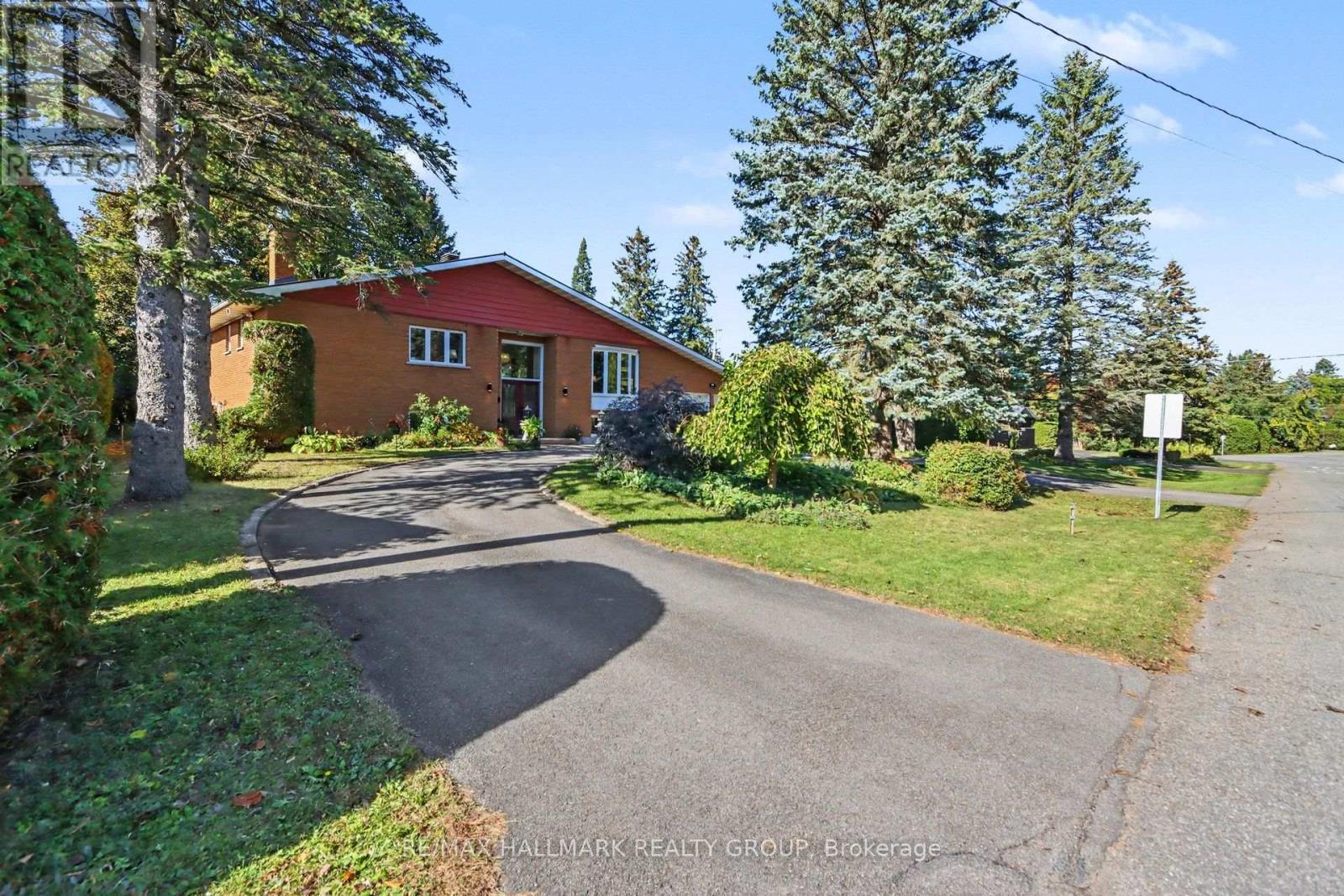 26 Whippoorwill Drive, Ottawa, Ontario  K1J 7J2 - Photo 2 - X13994542