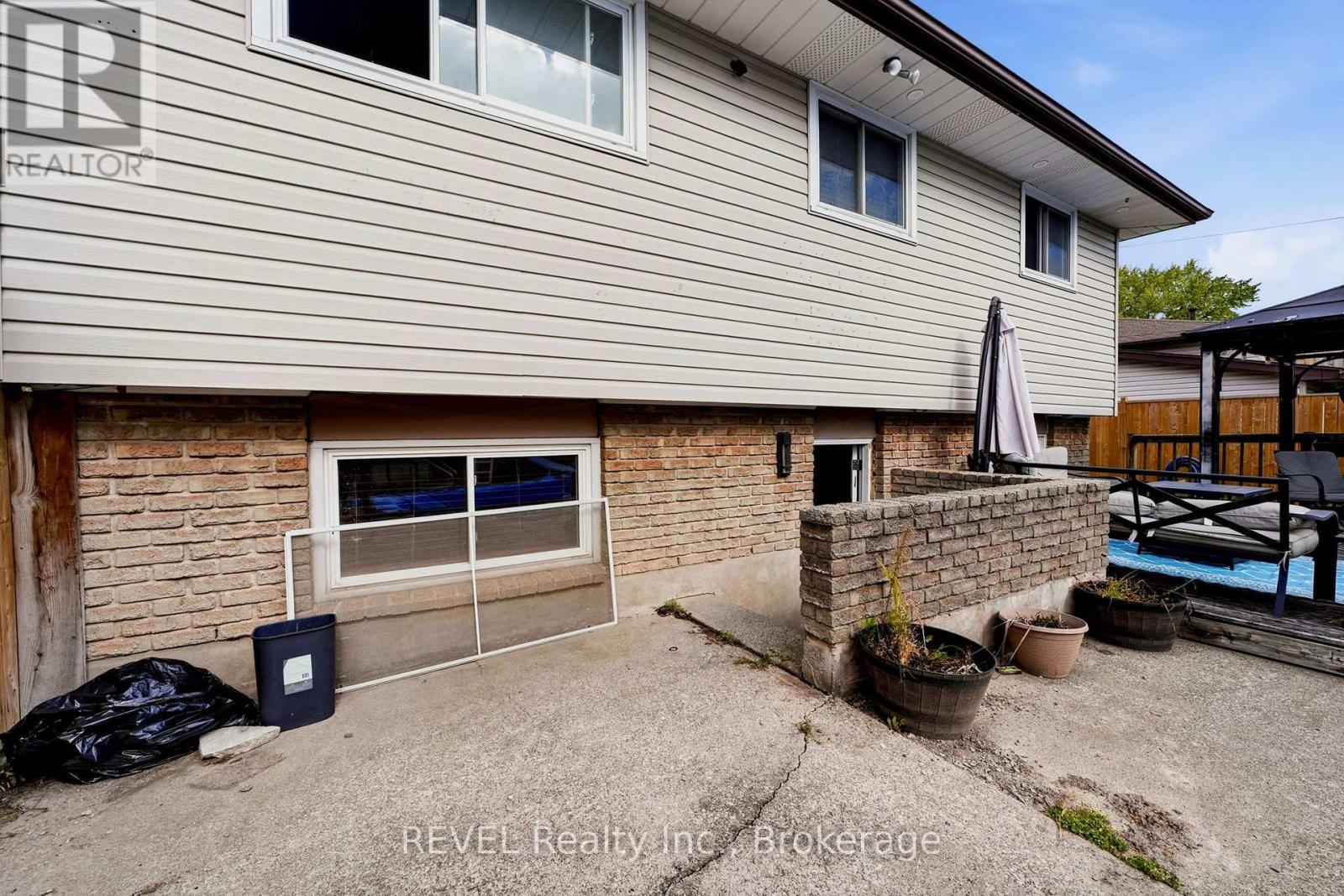 1407 Garrison Road, Fort Erie (Crescent Park), Ontario  L2A 1P4 - Photo 37 - X13995246
