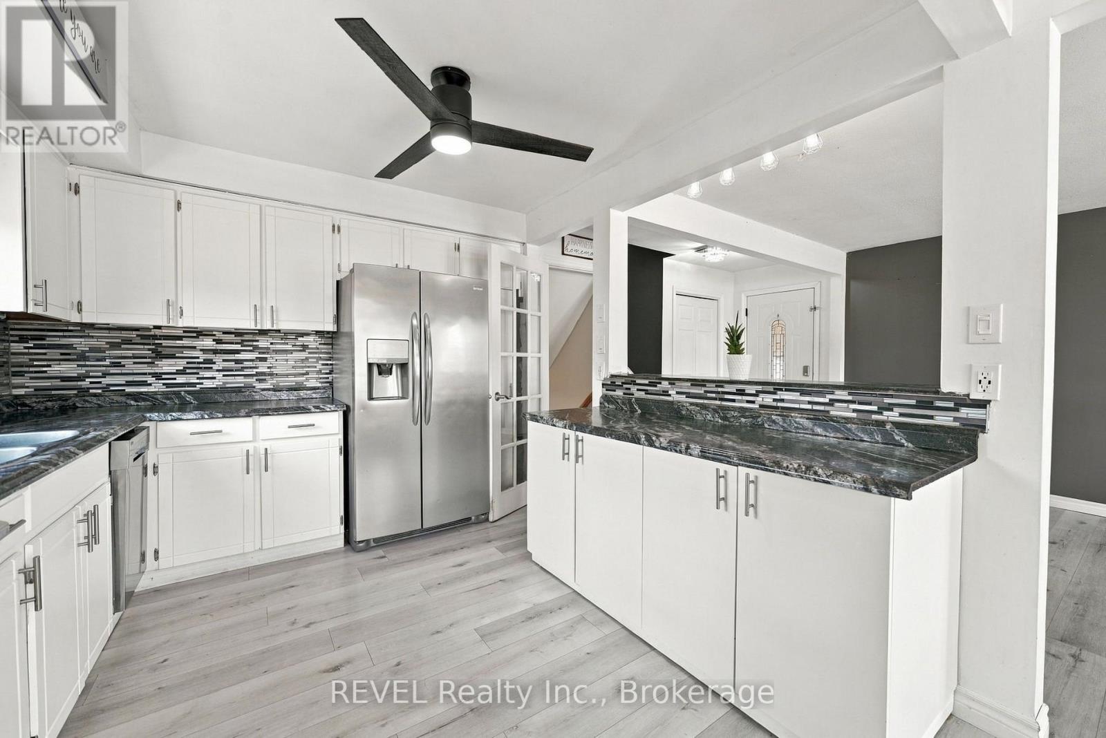 1407 Garrison Road, Fort Erie (Crescent Park), Ontario  L2A 1P4 - Photo 4 - X13995246