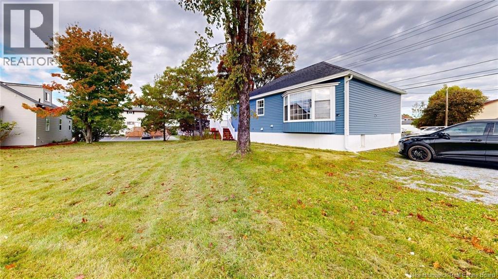 240 Loch Lomond Road, Saint John, New Brunswick  E2J 1Y7 - Photo 2 - NB148877