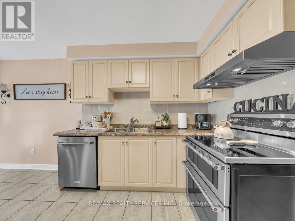58 Sunny Glen Crescent, Brampton, Ontario  L7A 2C7 - Photo 14 - W13992512
