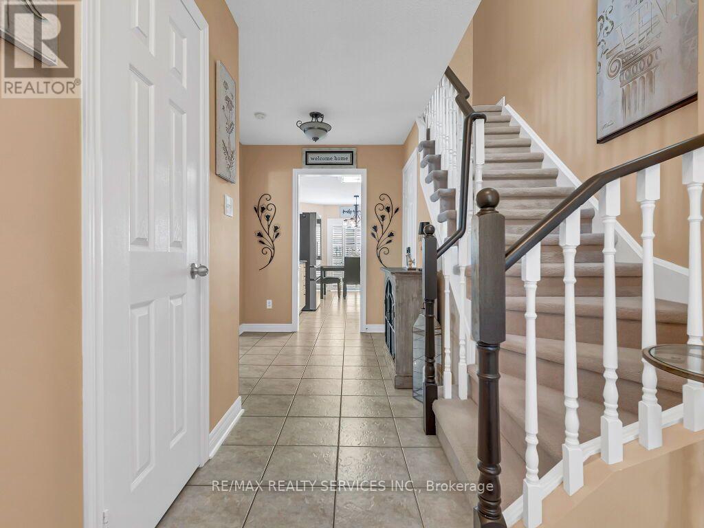 58 Sunny Glen Crescent, Brampton, Ontario  L7A 2C7 - Photo 8 - W13992512