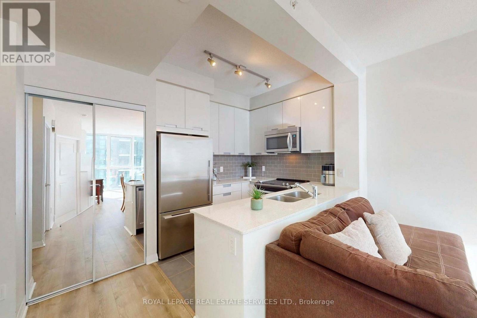 1701 - 55 Eglinton Avenue W, Mississauga, Ontario  L5R 0E4 - Photo 14 - W13994700
