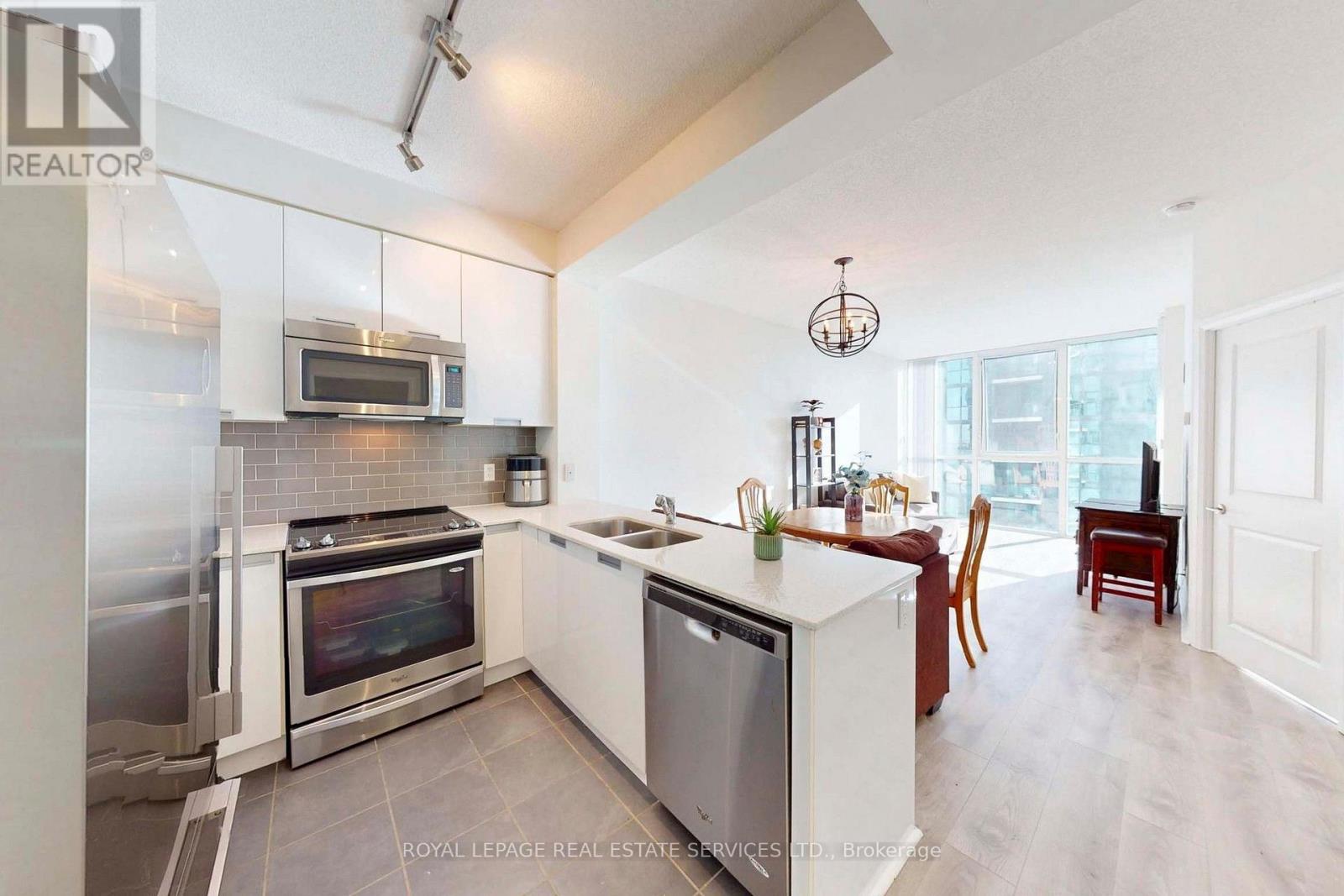 1701 - 55 Eglinton Avenue W, Mississauga, Ontario  L5R 0E4 - Photo 16 - W13994700