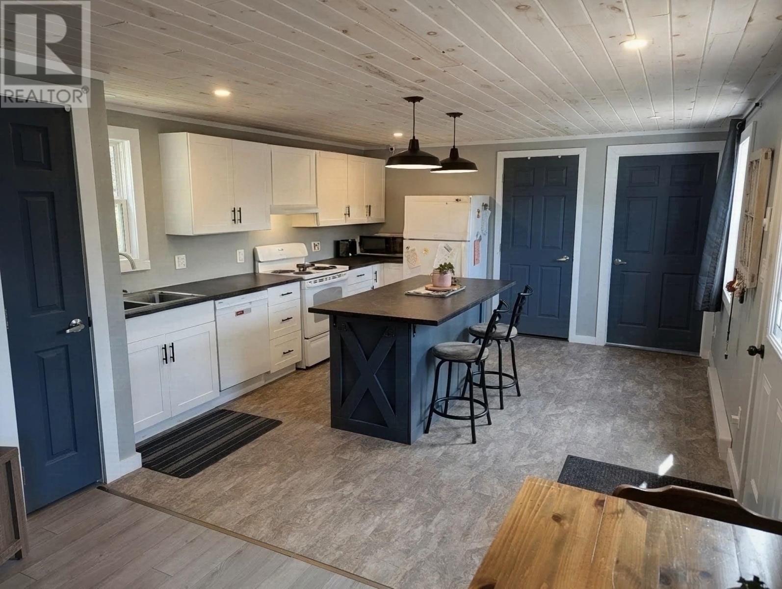 11 Riverview Drive, New London, Prince Edward Island  C0B 1M0 - Photo 2 - 202625701