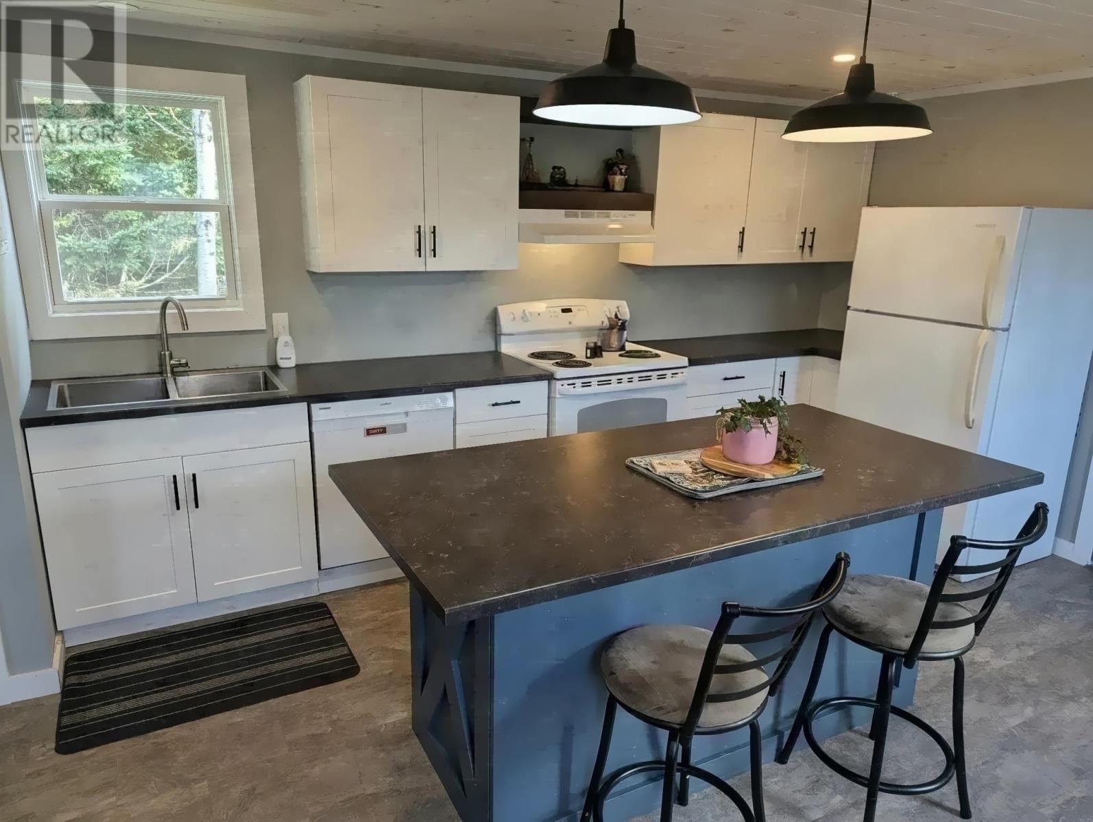 11 Riverview Drive, New London, Prince Edward Island  C0B 1M0 - Photo 3 - 202625701
