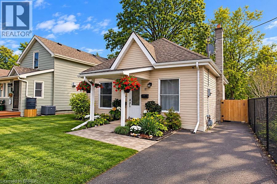 11 Stirton Avenue, Brantford, Ontario  N3T 1E2 - Photo 3 - 40868267