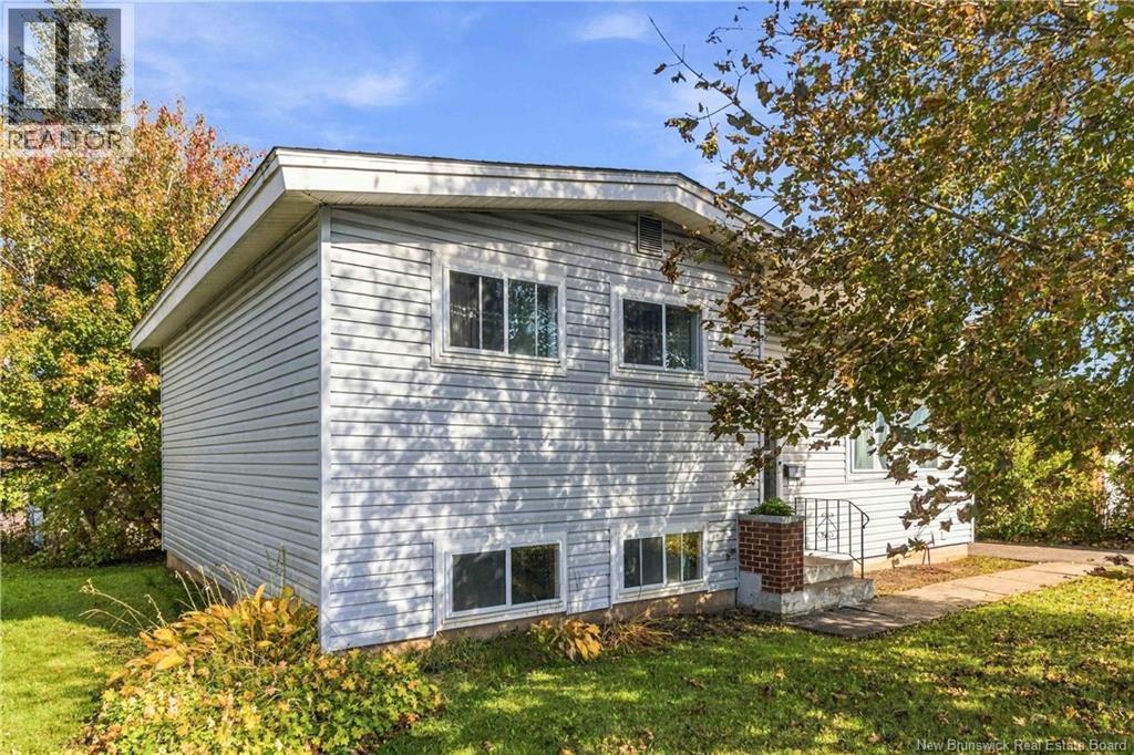 59 Anne Street, Moncton, New Brunswick  E1C 4J4 - Photo 2 - NB149143