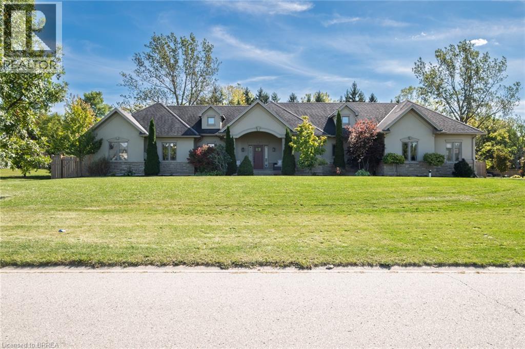 24 WINGROVE WOODS, Brantford, Ontario