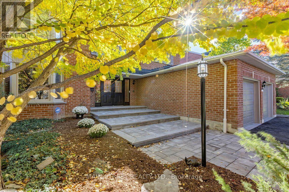 22 Mcclenny Drive N, Aurora, Ontario  L4G 5P6 - Photo 2 - N13999436