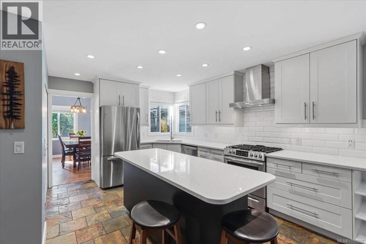 558 Johnstone Rd