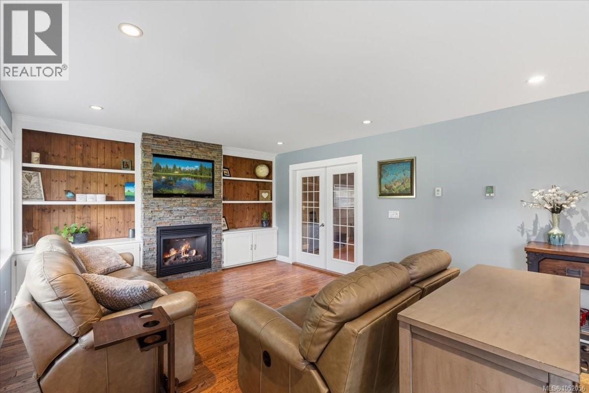 558 Johnstone Rd