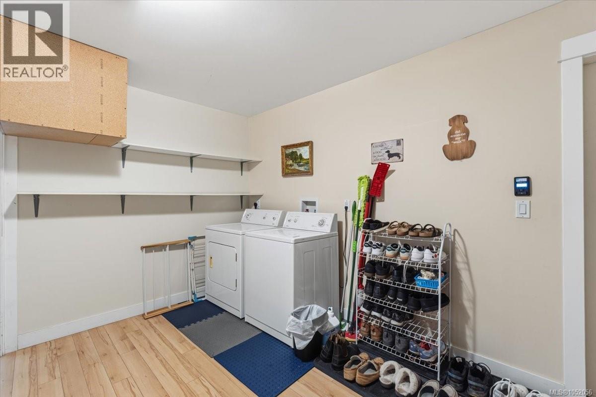 558 Johnstone Rd